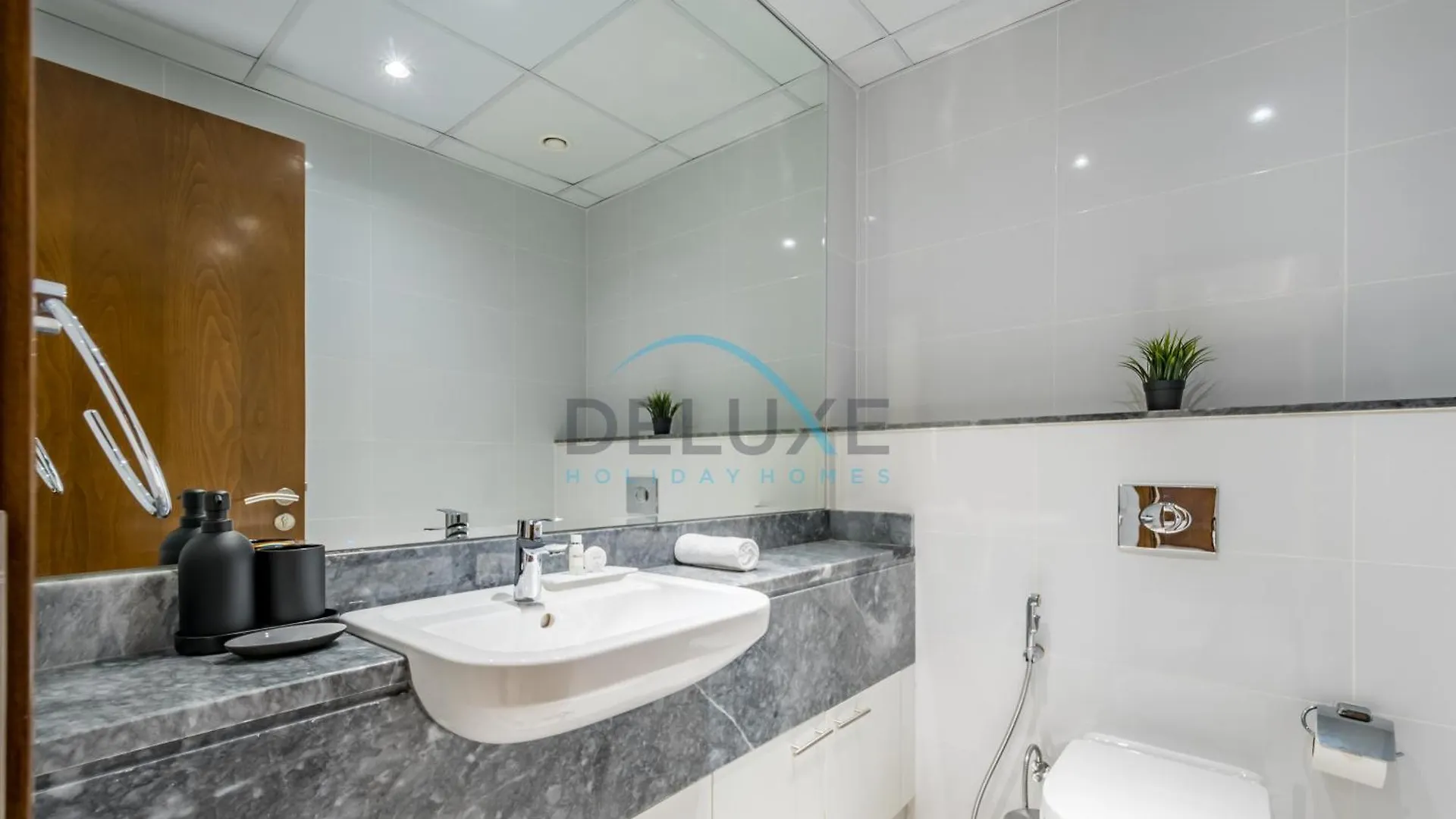 Bright 1Br In Noura Tower, Al Habtoor City, Business Bay By Deluxe Holiday Homes Dubai United Arab Emirates