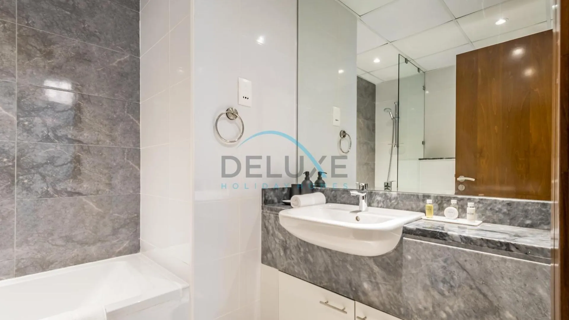 Apartment Bright 1Br In Noura Tower, Al Habtoor City, Business Bay By Deluxe Holiday Homes Dubai
